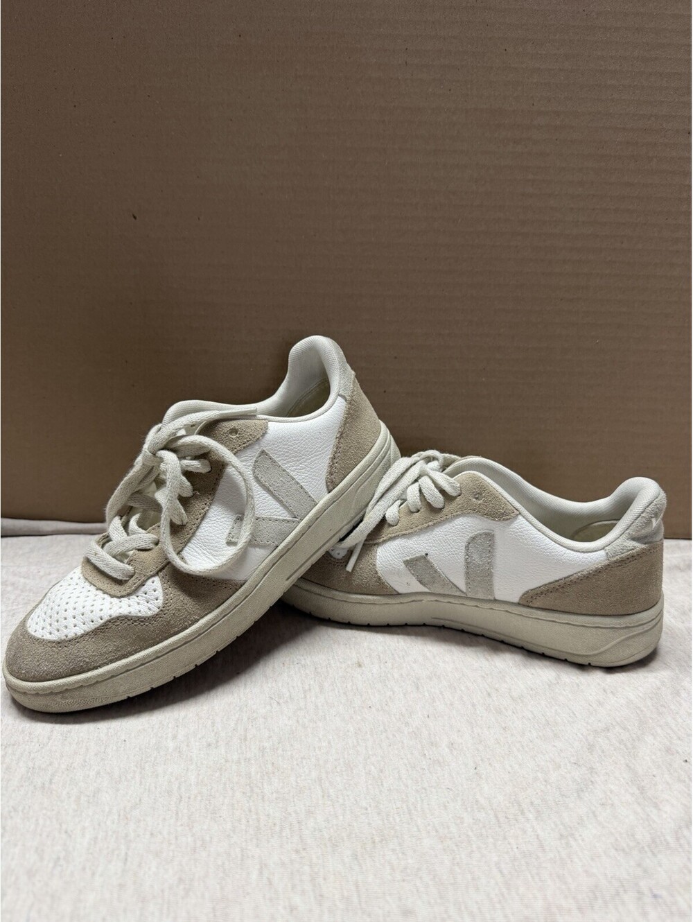 Veja V-10 White Beige Suede Leather Sneakers Women’s Size 5 EU 36